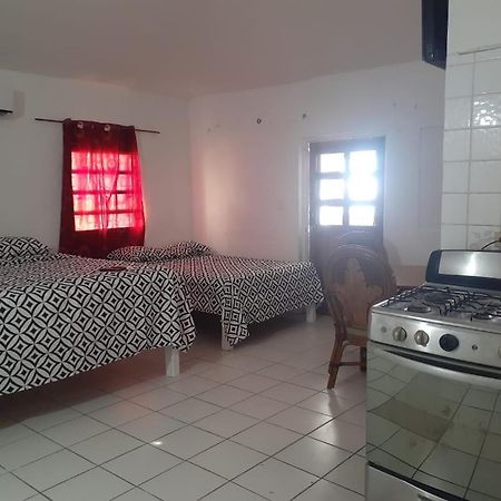 Calinago Friendly Family Sxm Bed & Breakfast Philipsburg  Eksteriør bilde
