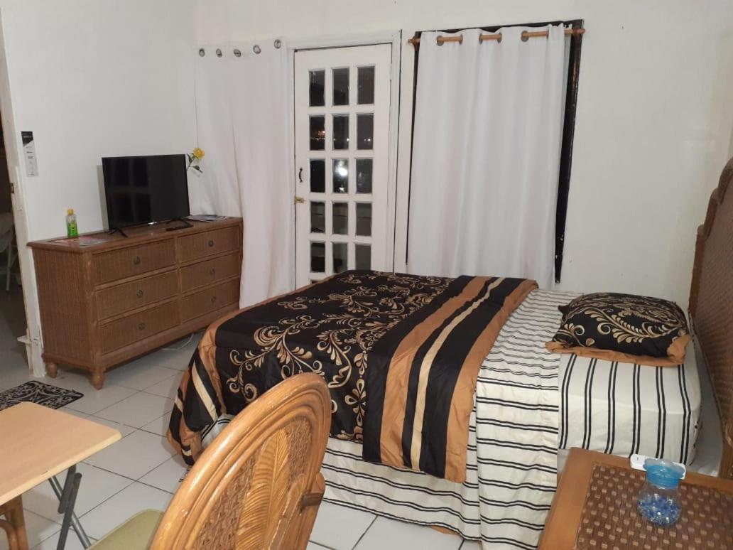 Calinago Friendly Family Sxm Bed & Breakfast Philipsburg  Eksteriør bilde