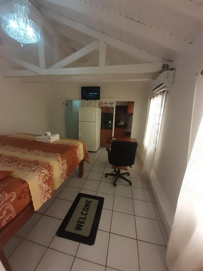 Calinago Friendly Family Sxm Bed & Breakfast Philipsburg  Eksteriør bilde