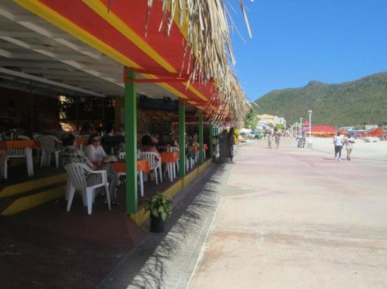 Calinago Friendly Family Sxm Bed & Breakfast Philipsburg  Eksteriør bilde