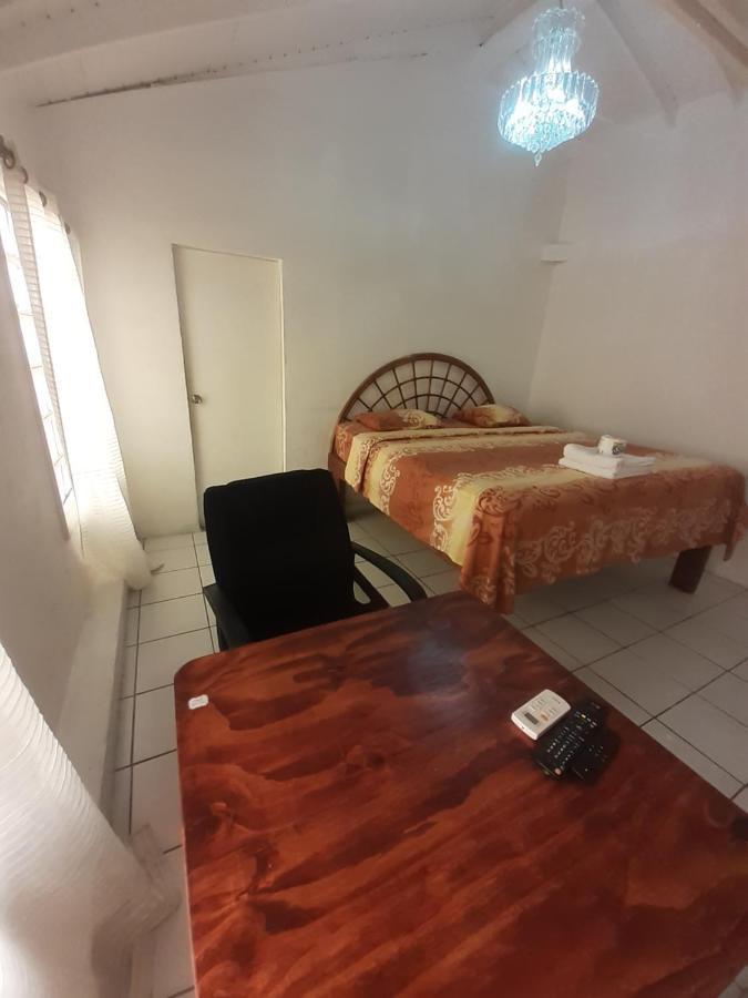 Calinago Friendly Family Sxm Bed & Breakfast Philipsburg  Eksteriør bilde